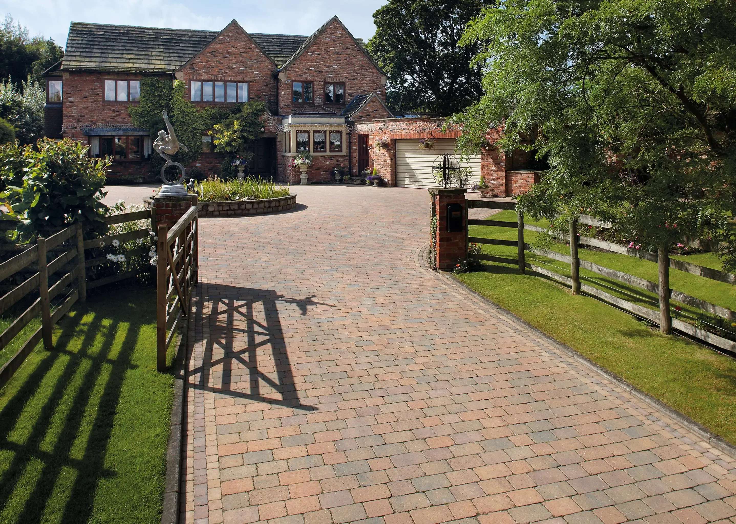 Sorrento Tumbled Setts Block Paving Carrara Stone Sett (Qty.77) 7.35³