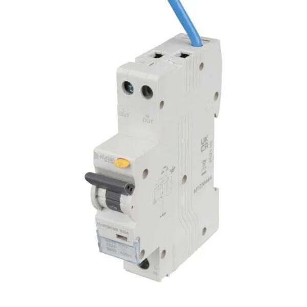 CU1RCBO32B Scolmore Click Elucian 32A Single Pole 1 Module B Curve 6kA 30mA Type A RCBO
